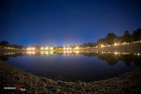 Jezioro Bundek nocą