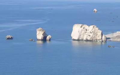 Skała Afrodyty Petra tou Romiou u wybrzeży Cypru