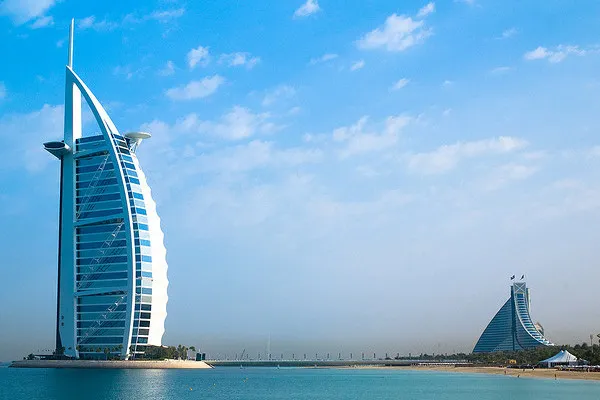 Hotel Burdż al-Arab jest dziś rozpoznawalny na całym świecie