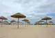 Parasolki na plaży w Algarve