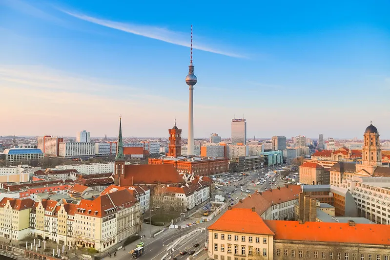 Berlin położony jest we wschodniej części Niemiec