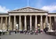 Kolumnada głównego wejścia do British Museum w Londynie