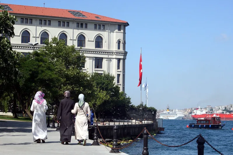 Popołudniowy spacer nad Bosforem w dzielnicy Üsküdar, dawnym Chryzopolu