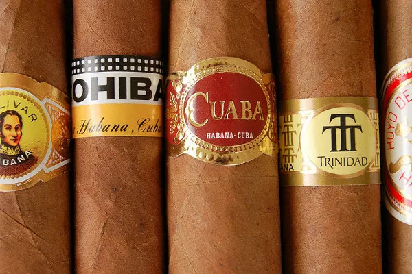 Kubańskie cygara z opaskami marek Cohiba, Cuaba, Trinidad i Bolívar