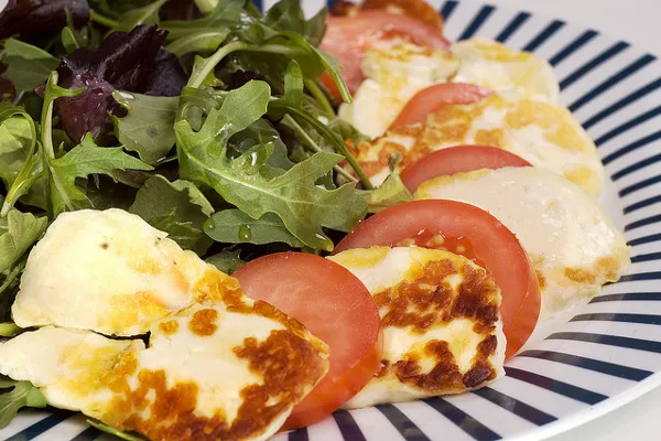 Halloumi najlepiej smakuje podany na ciepło