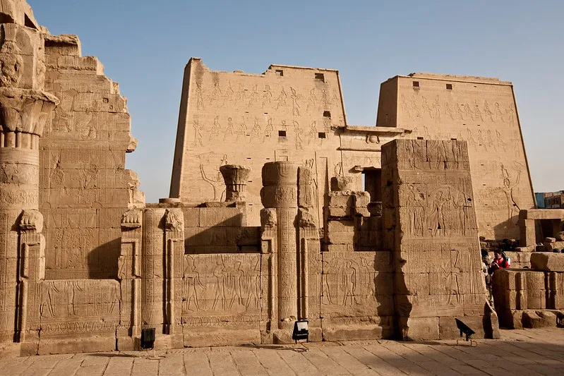 Imponująca Świątynia w Edfu