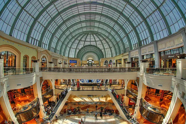 W Dubaju nawet centra handlowe są obiektami, które można i warto zwiedzać – Mall of the Emirates