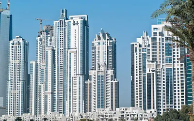 Dubaj jest najliczniej zaludnionym i drugim co do wielkości spośród emiratów