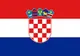 Flaga Chorwacji z pasami czerwonym, białym i niebieskim oraz herbem z szachownicą i koroną