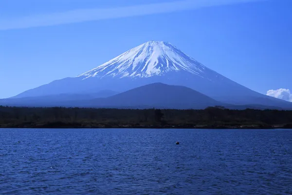 Największą górą Japonii jest Fudżisan na wyspie Honsiu