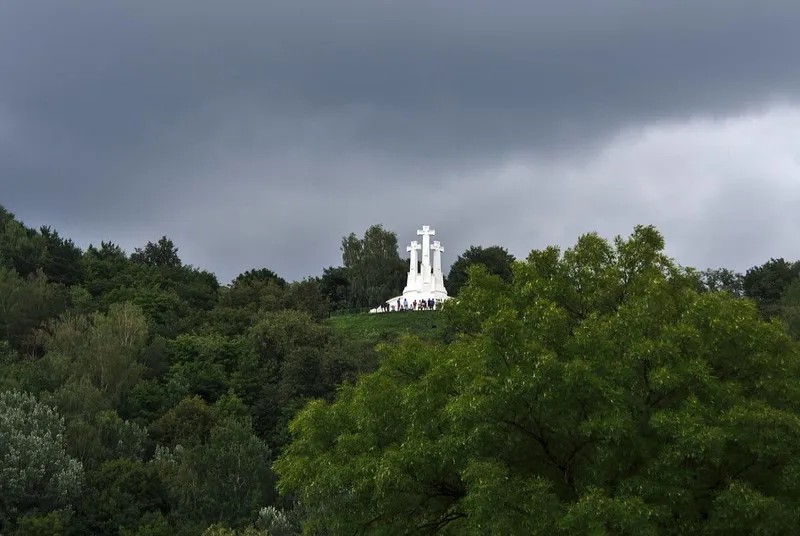 Pomnik Trzech Krzyży na Górze Trzykrzyskiej w Wilnie