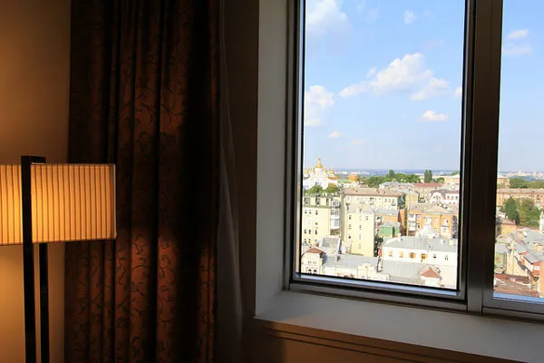 Hotel z widokiem na Monaster św. Michała Archanioła o Złotych Kopułach (The Hyatt Regency Kiev)