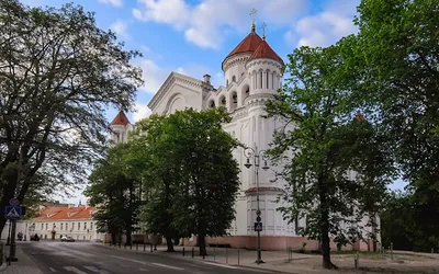 Biały prawosławny sobór Przeczystej Bogurodzicy w Wilnie