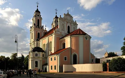 Barokowe wieże kościoła św. Katarzyny w Wilnie