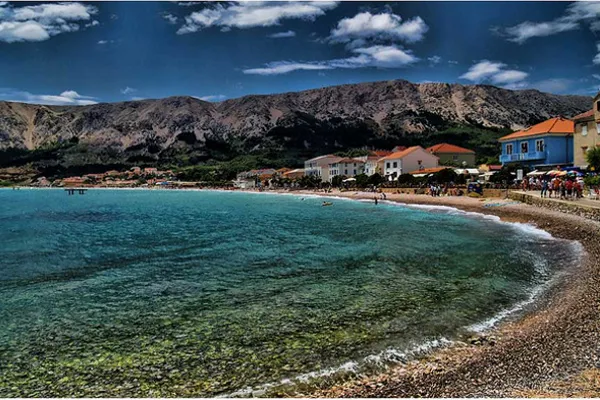 Plaża i zatoka Baški