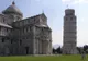Krzywa Wieża w Pizie obok katedry na Piazza dei Miracoli