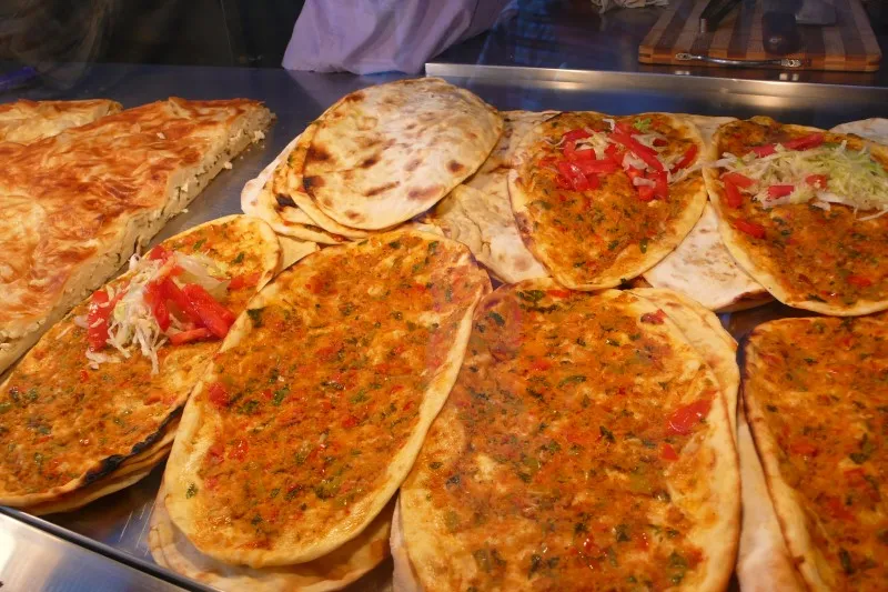 Lahmacun – turecka pizza