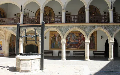Klasztor Kykkos w Górach Troodos