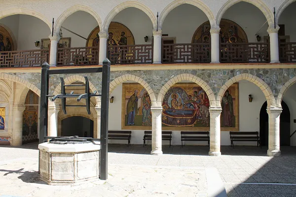 Klasztor Kykkos w Górach Troodos