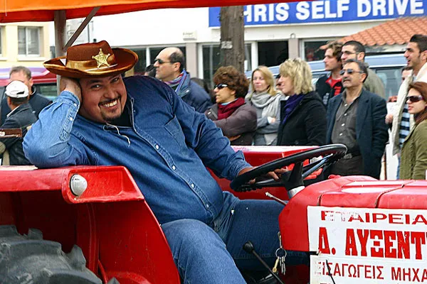 Cypr ogólnie uważany jest za kraj bezpieczny, a jego mieszkańcy za gościnnych i przyjaznych. Warto jednak pamiętać o zasadzie ograniczonego zaufania, która sprawdza się zawsze i wszędzie