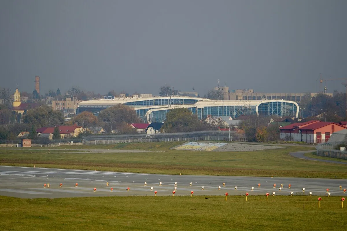 Nowy terminal i pas startowy lotniska we Lwowie
