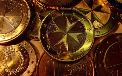 Maltańskie monety euro z krzyżem maltańskim