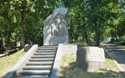 Pomnik piłkarzy kijowskiego Dynama – uczestników „Meczu Śmierci” – w Kijowie