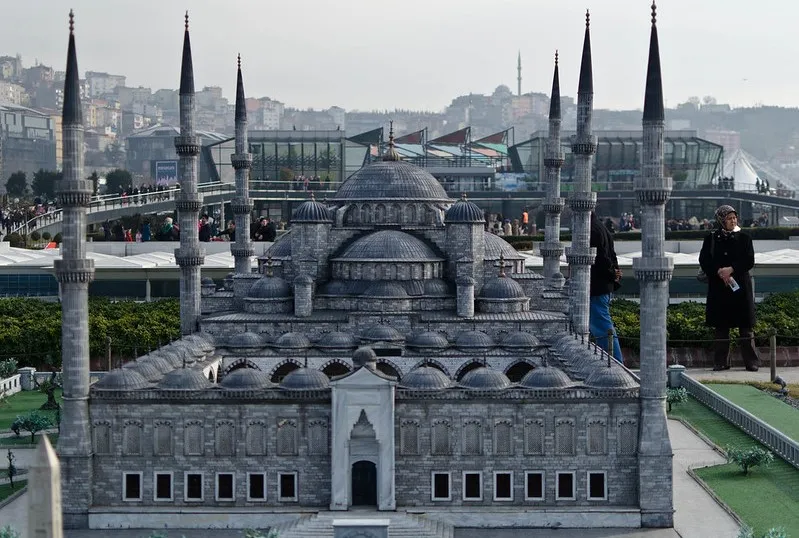 Miniatura Błękitnego Meczetu w parku Miniatürk