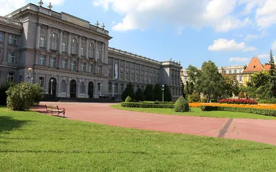 Neorenesansowy gmach Muzeum Mimara przy placu Roosevelta w Zagrzebiu