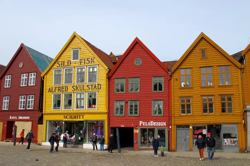 Kolorowe drewniane domy w Bergen
