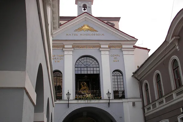 Ostra Brama w Wilnie z kaplicą Matki Boskiej Ostrobramskiej
