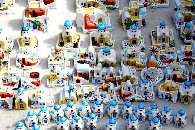 Gipsowe figurki prosto z Santorini