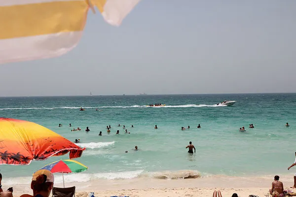 Wypoczynek na plaży w Dubaju