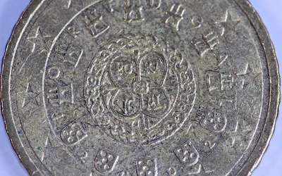 Portugalska moneta euro z wizerunkiem pieczęci królewskiej z 1142 roku