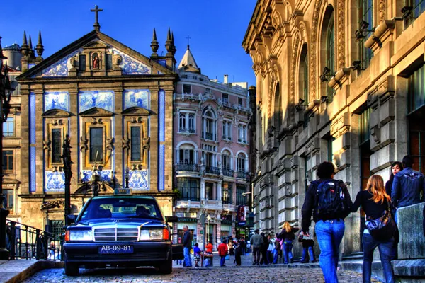 Wąska uliczka w Porto