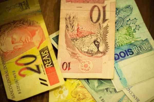 Brazylijskie banknoty 2, 10 i 20 reali