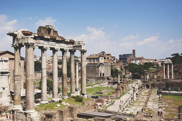 Pełnia lata na Forum Romanum