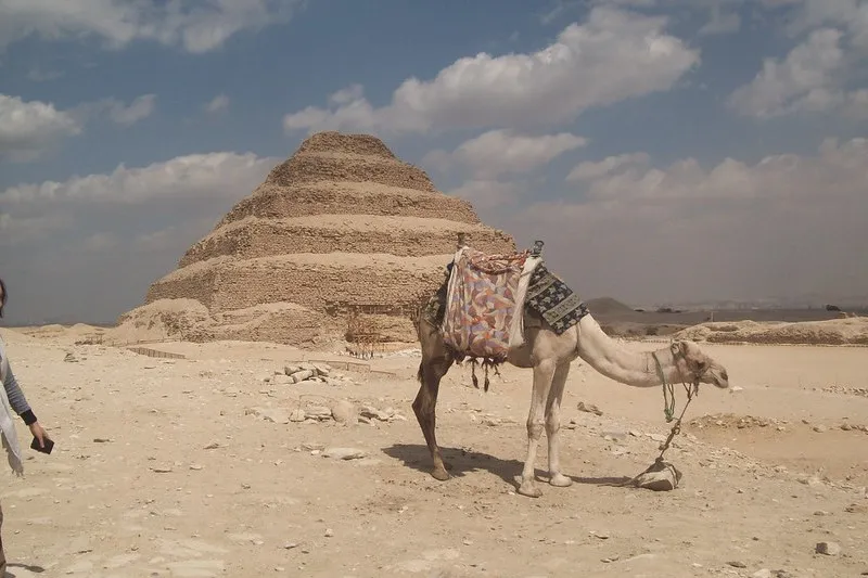 Sakkara – piramida schodkowa faraona Dżesera