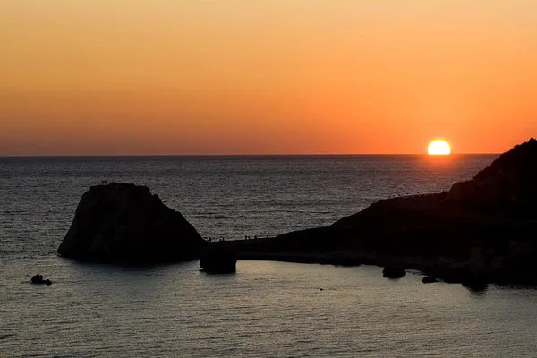 Petra Tou Romiou – zachód słońca