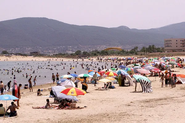 Kolorowa plaża w Tabarka
