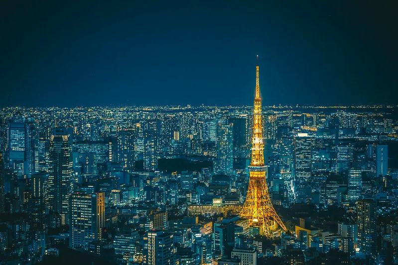 Czerwono-biała wieża Tokyo Tower