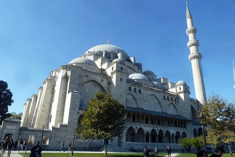 Meczet Sulejmana (Süleymaniye) na wzgórzu w Stambule