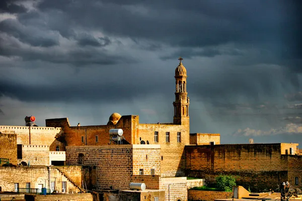 W Mardin zbiera się na deszcz