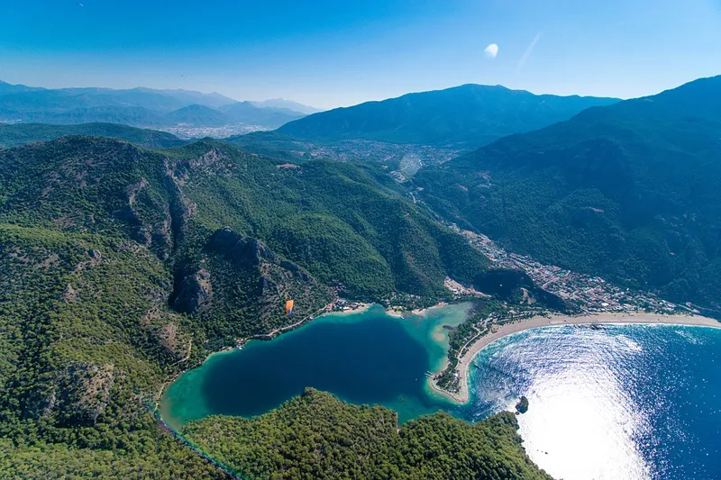 Słoneczne, nadmorskie krajobrazy Fethiye