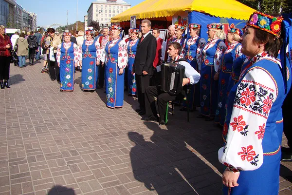 Mieszkanki Kijowa w tradycyjnych strojach