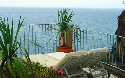 Hotel Reid's Palace w Funchal na Maderze wśród ogrodów nad oceanem