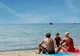 Plaża w Altınkum z parasolami nad turkusowym morzem
