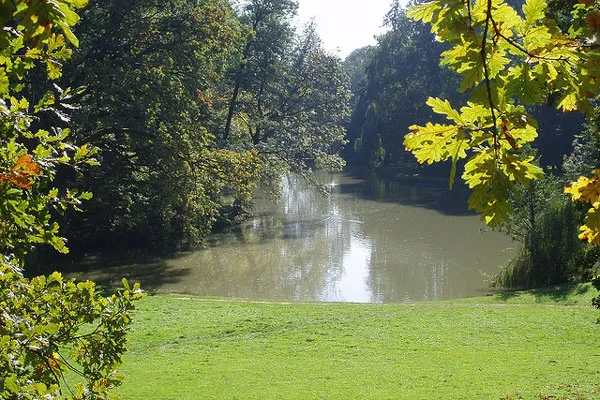 W Parku Maksimir znajduje się pięć jeziorek