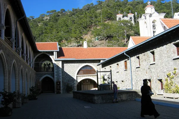 Z produkcji zivanii słynie m. in. położony w górach Troodos, Klasztor Kykkos