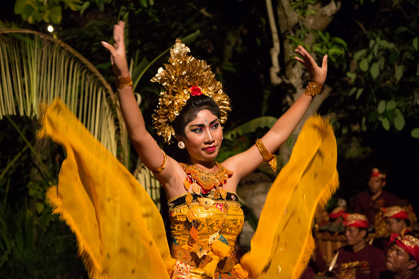 Bali | Tancerze i tancerki rozpoczynają swoje szkolenie w bardzo młodym wieku